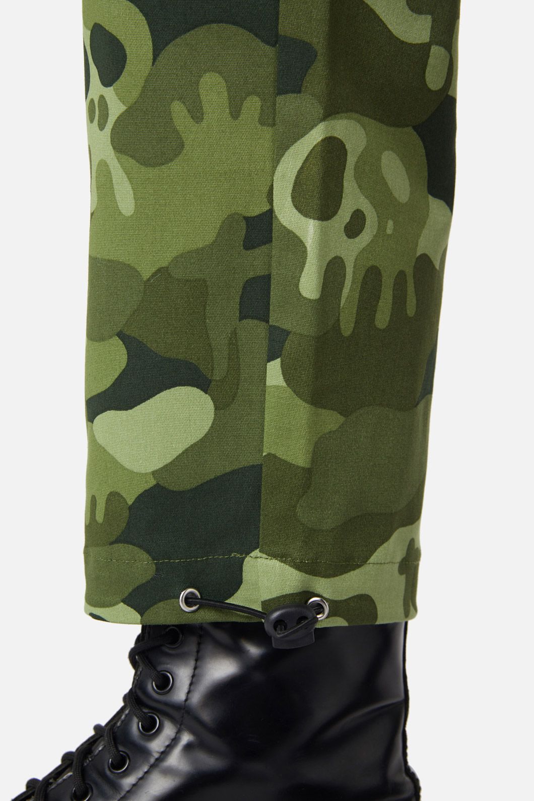 Dangerfield - Nook Of The Garden Camo Cargos - green