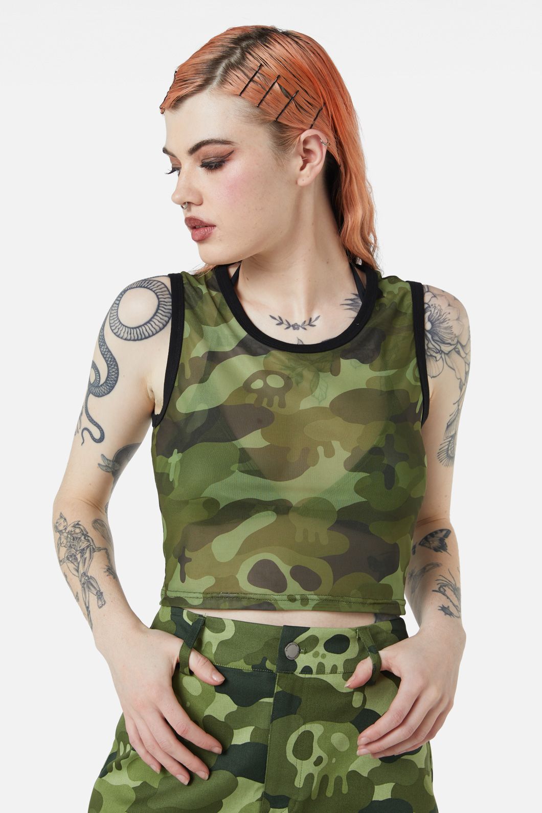 Dangerfield - Nook Of The Garden Camo Mesh Tank - green
