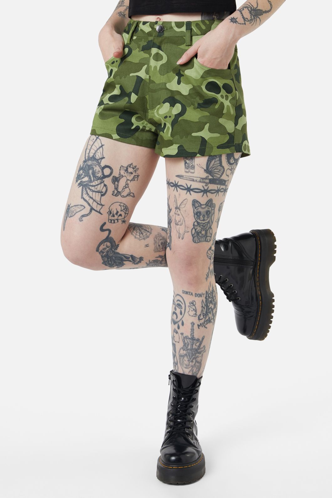 Dangerfield - Nook Of The Garden Camo Short - green
