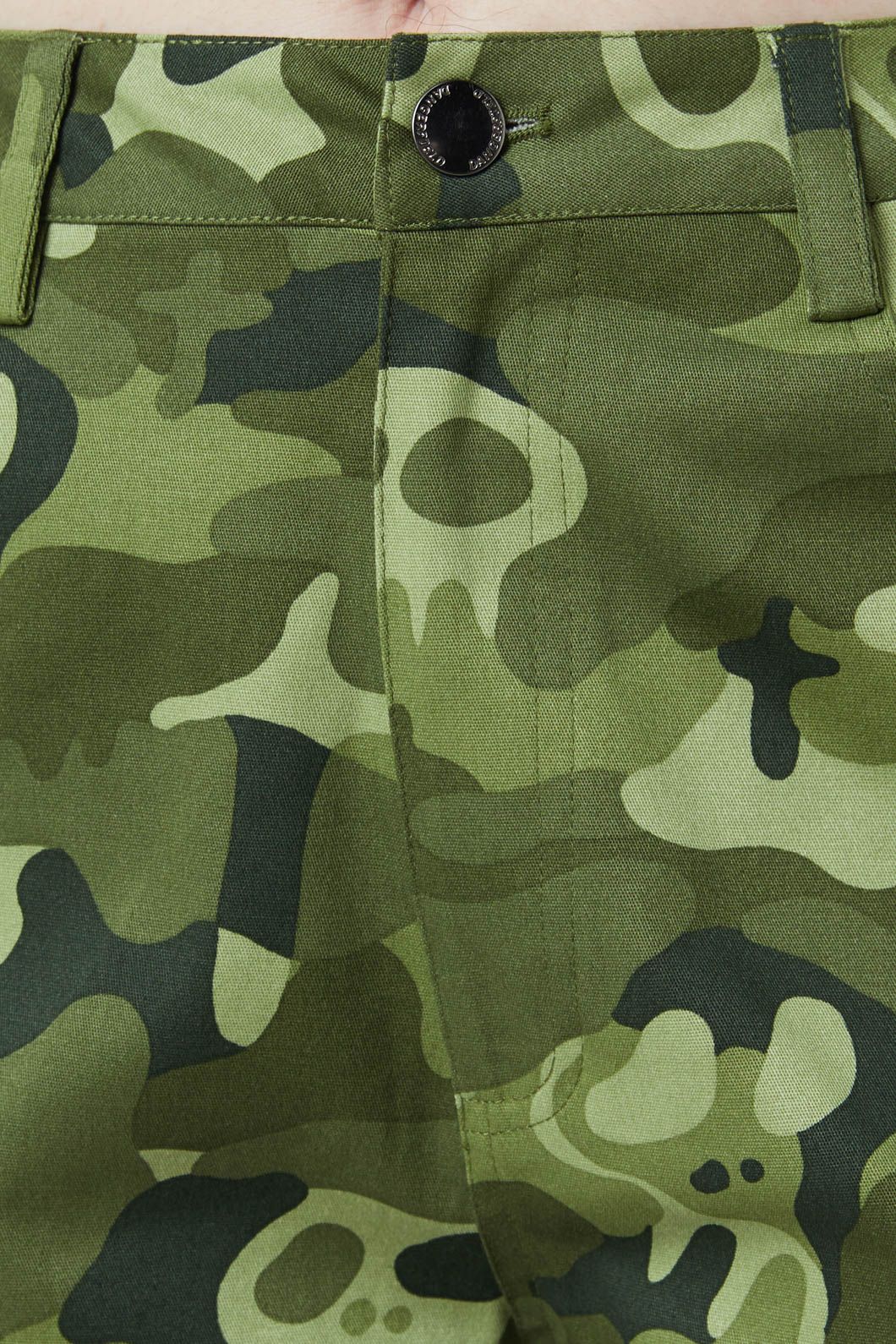 Dangerfield - Nook Of The Garden Camo Short - green