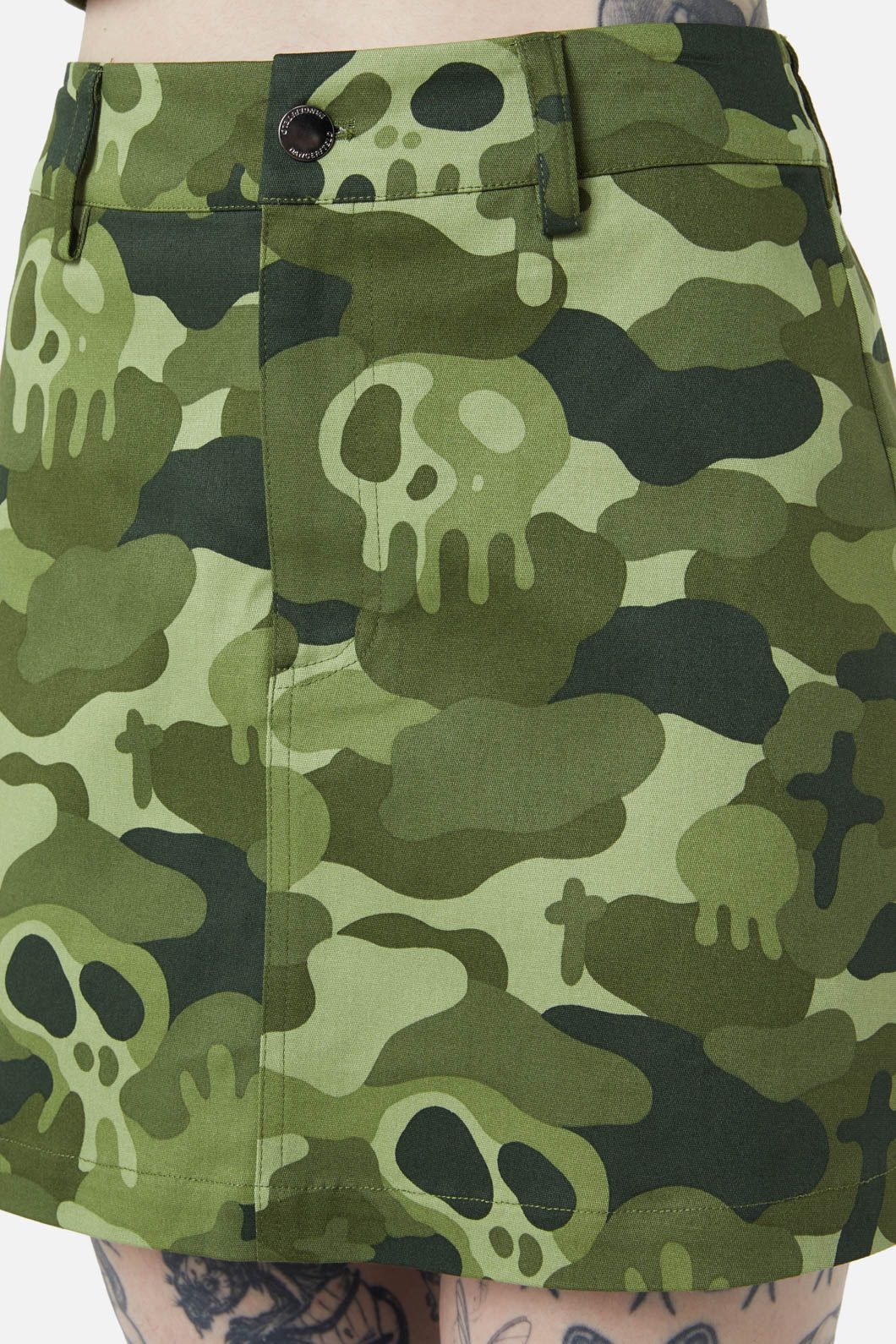 Dangerfield - Nook Of The Garden Camo Skirt - green