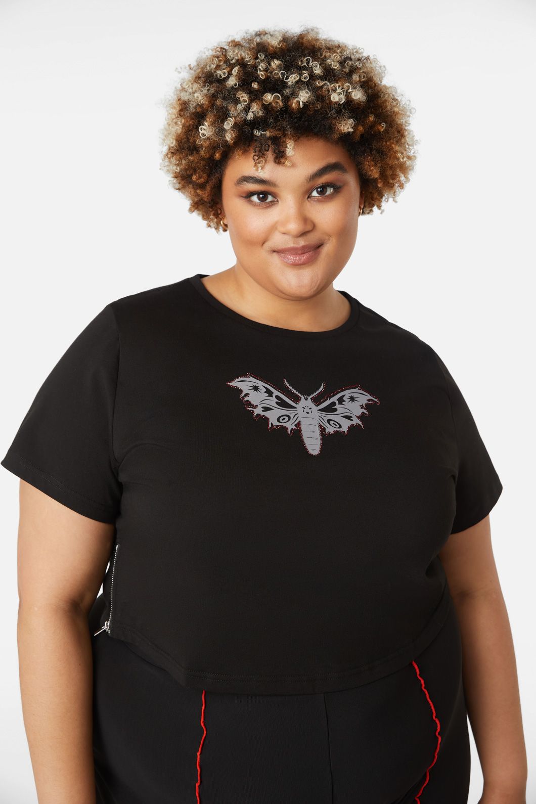 Dangerfield - Curve Diamante Butterfly Zipper Tee - black