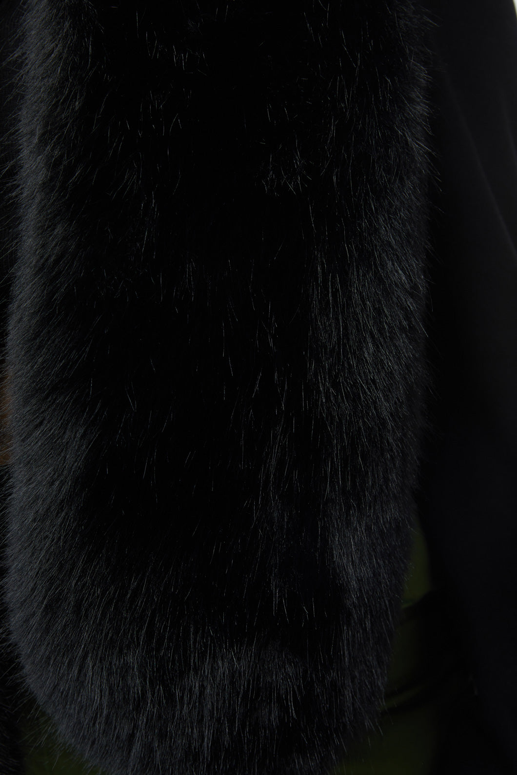 Dangerfield - Faux Fur Shawl - black