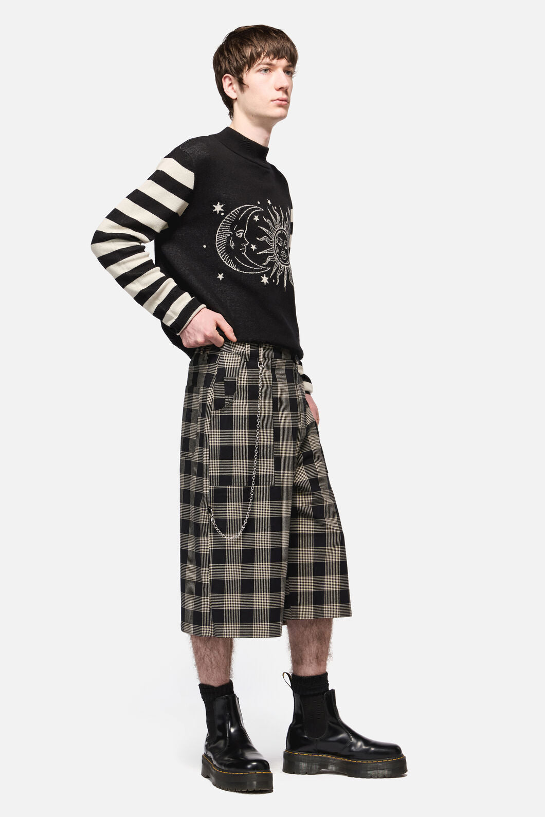 Black Friday - Crypt Baggy Shorts - black-beige