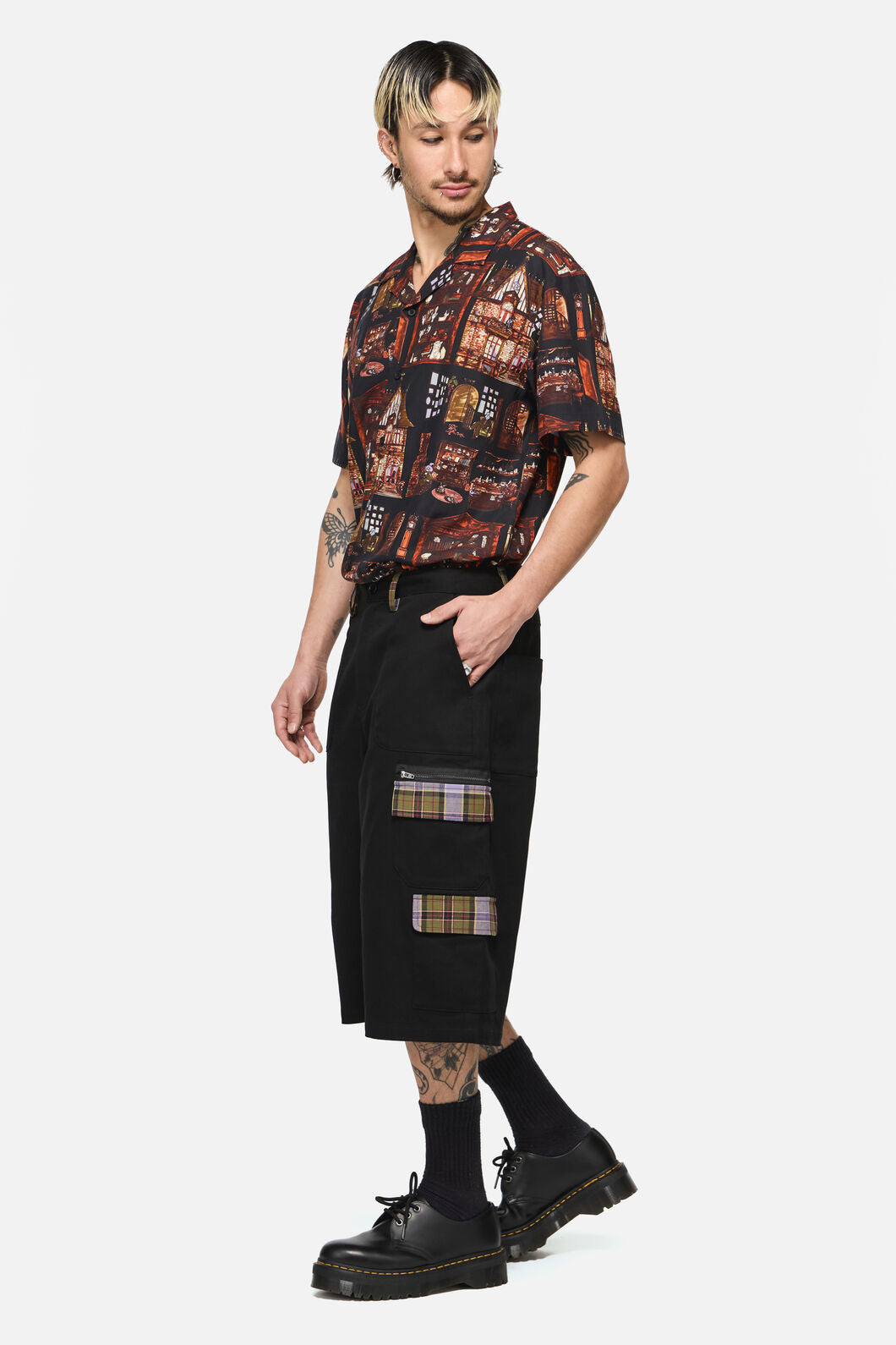 Black Friday - Covenstead Goth Cargo Short - black