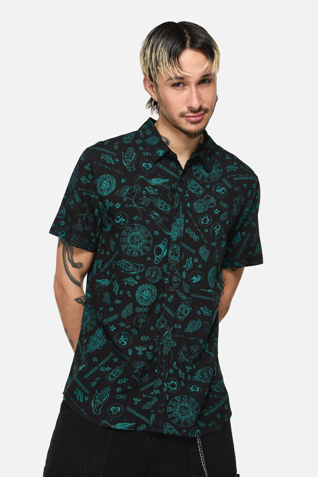Black Friday - Spellbook Short Sleeve Shirt - black
