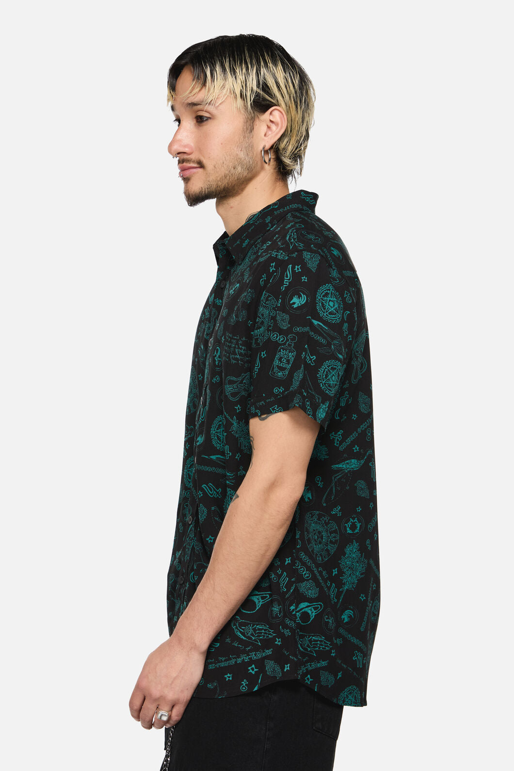Black Friday - Spellbook Short Sleeve Shirt - black