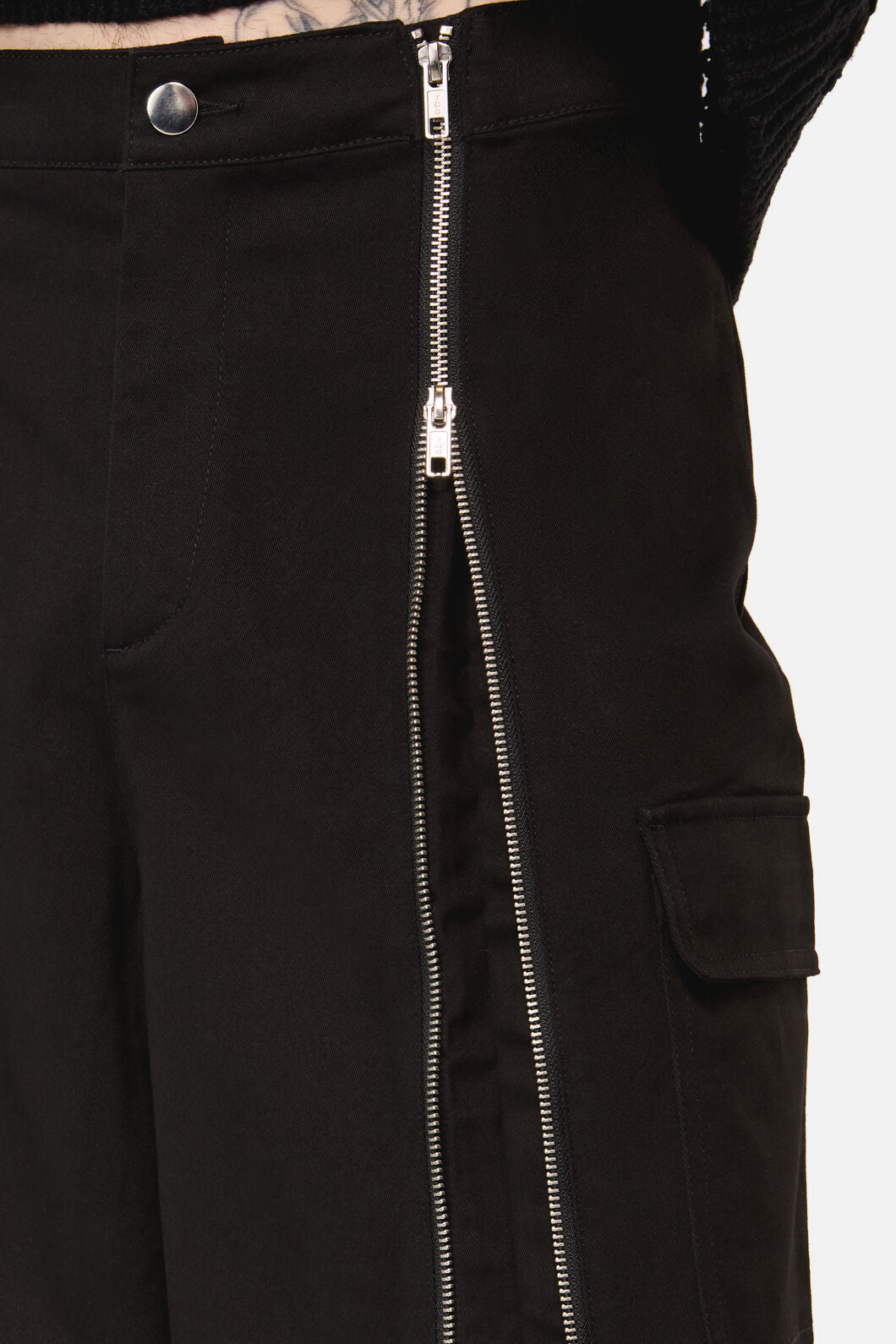 Black Friday - Goodie Zip Cargo Short - black