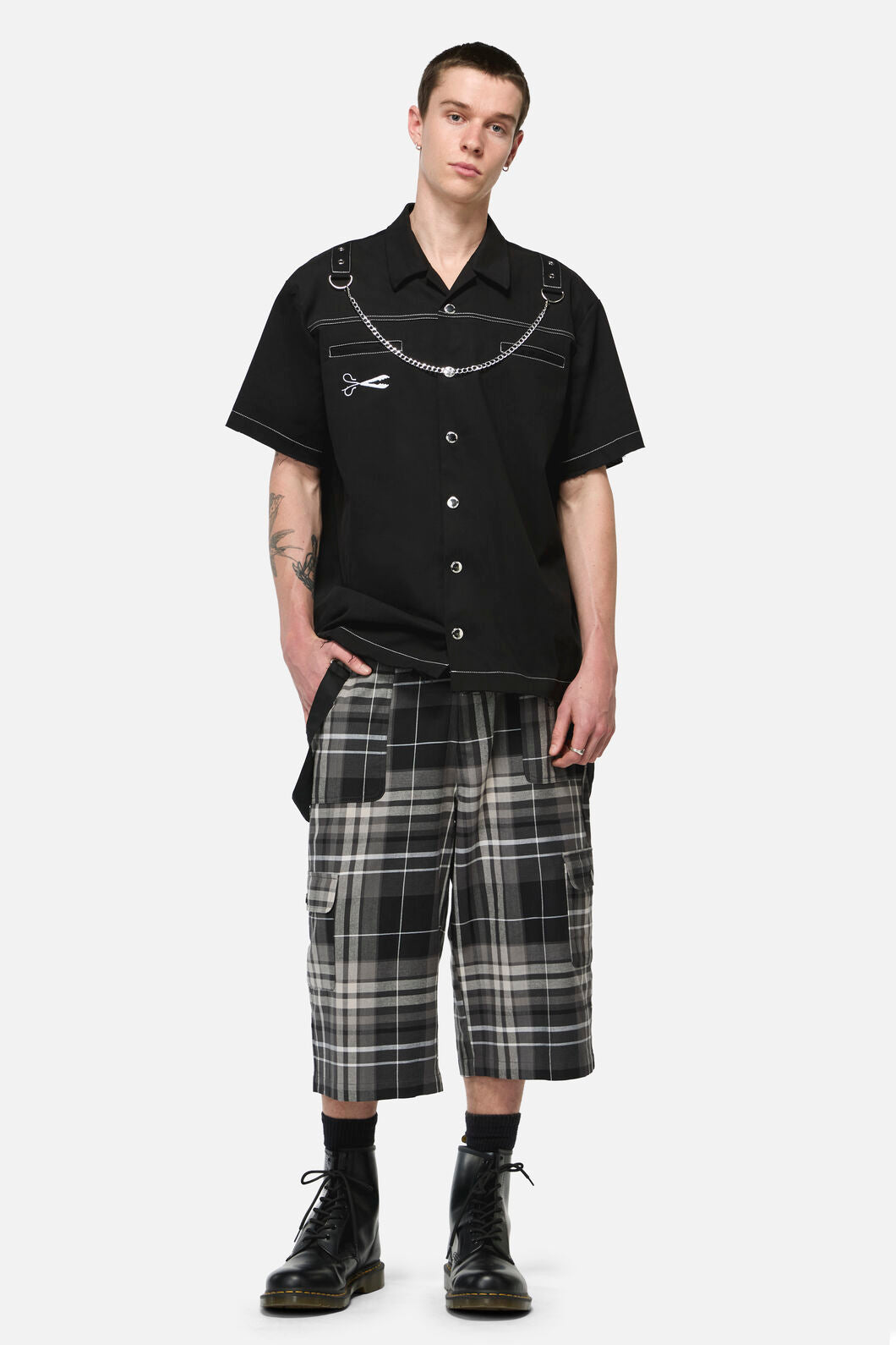 Black Friday - Snips Goth Short Sleeve Shirt - black