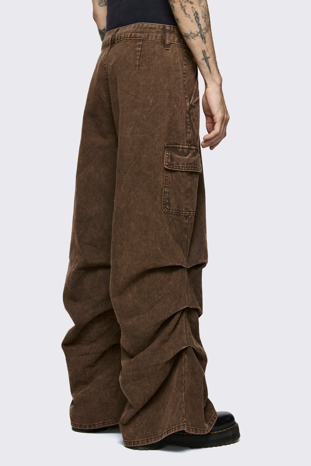 Black Friday - Behind The Blinds Baggy Cargo - brown
