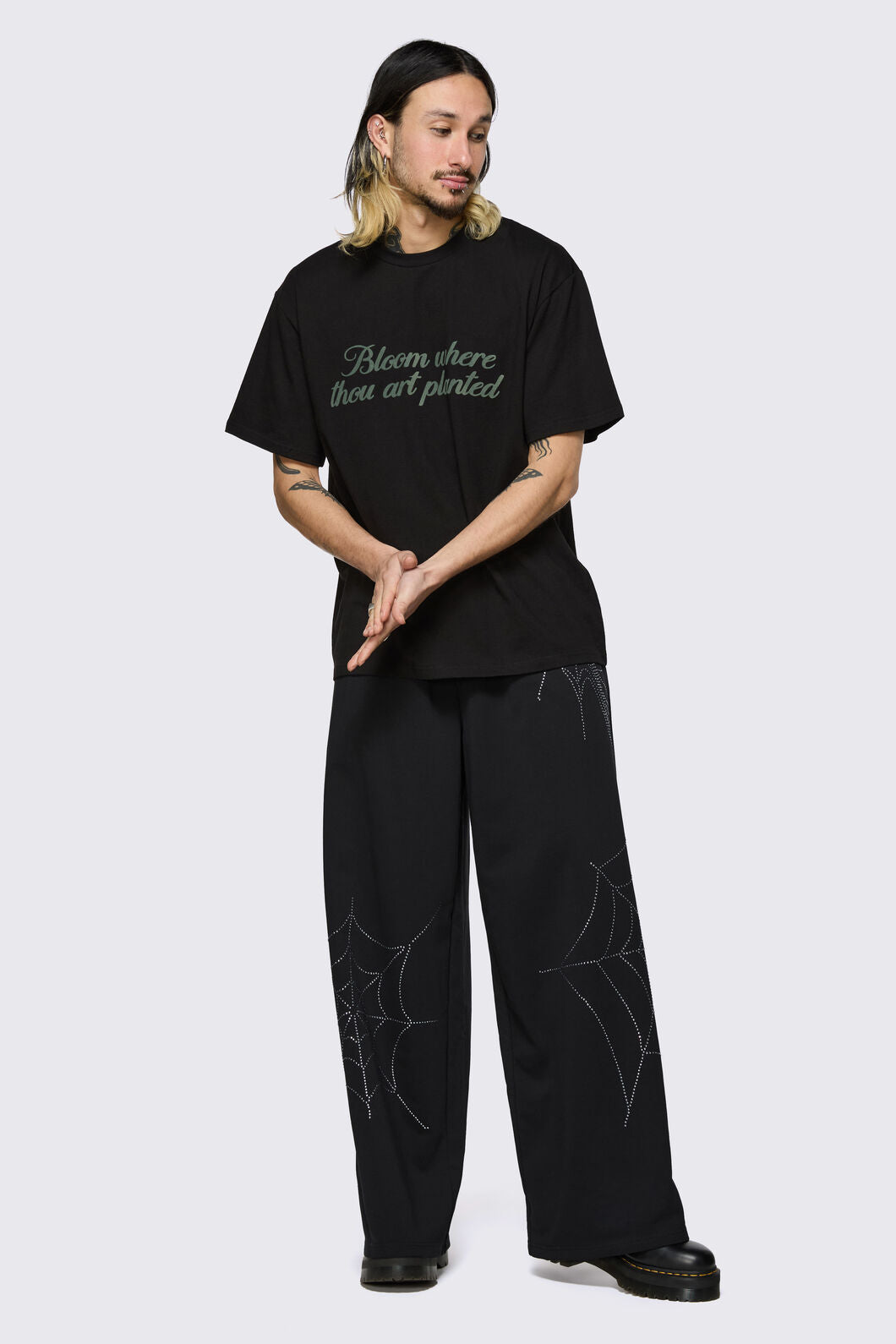 Black Friday - Bloom Flock Tee - black