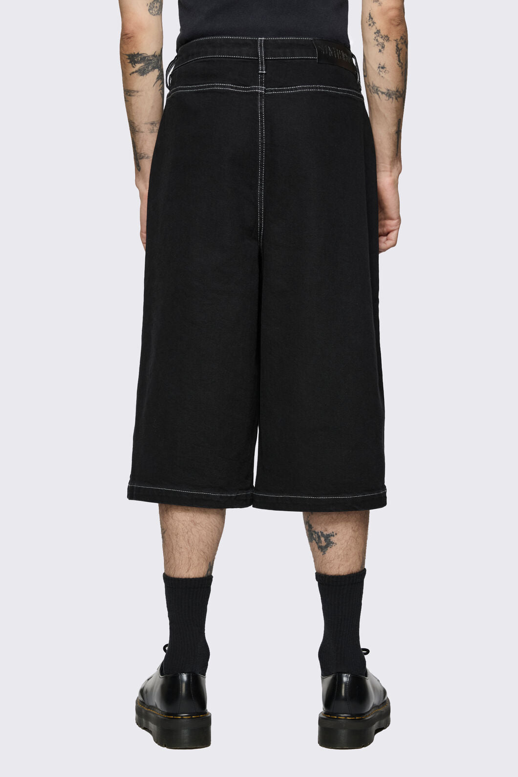 Black Friday - Sunday Short - black