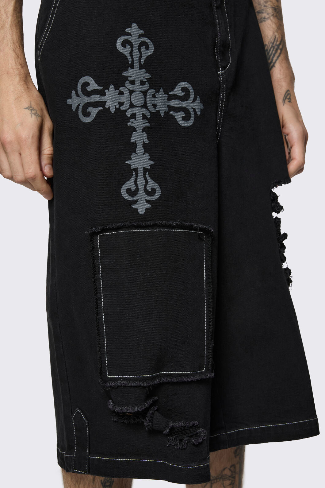 Black Friday - Sunday Short - black