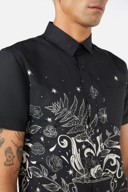 Black Friday - Witches Room Border Shirt - black
