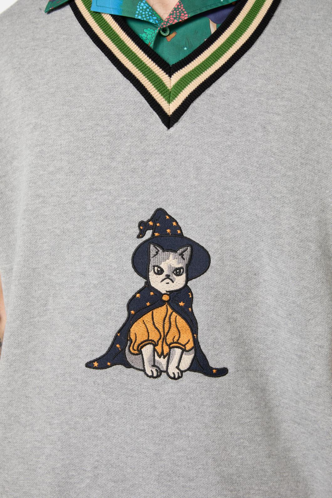 Black Friday - Wizard Cat Knit Vest - grey