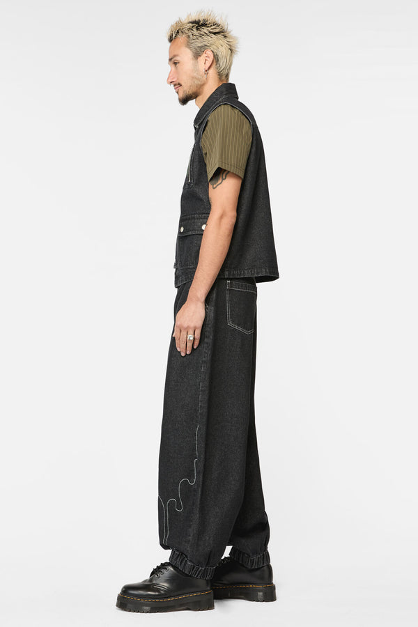 Black Friday - Graff Patch Vest - black