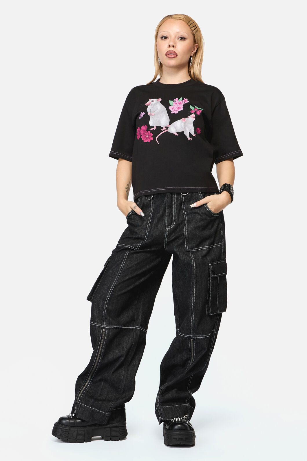 Black Friday - Rat-A-Tat Witchy Tee - black