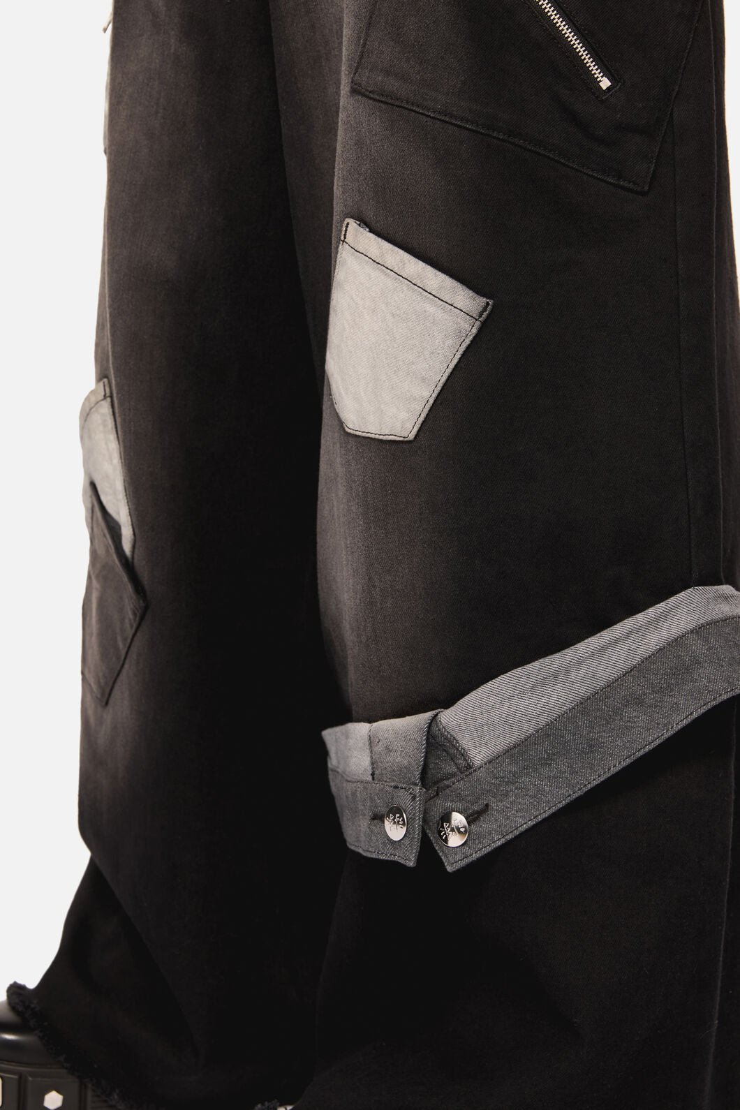 Black Friday - Vixi Cyber Tech Cargo Jean - black-grey