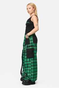 Black Friday - Wired Tartan Cargo Pant - green-black