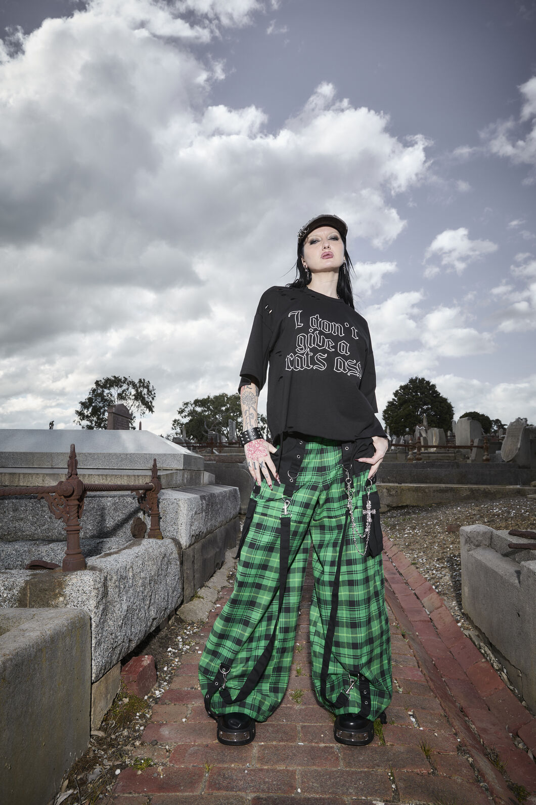 Black Friday - Wired Tartan Cargo Pant - green-black