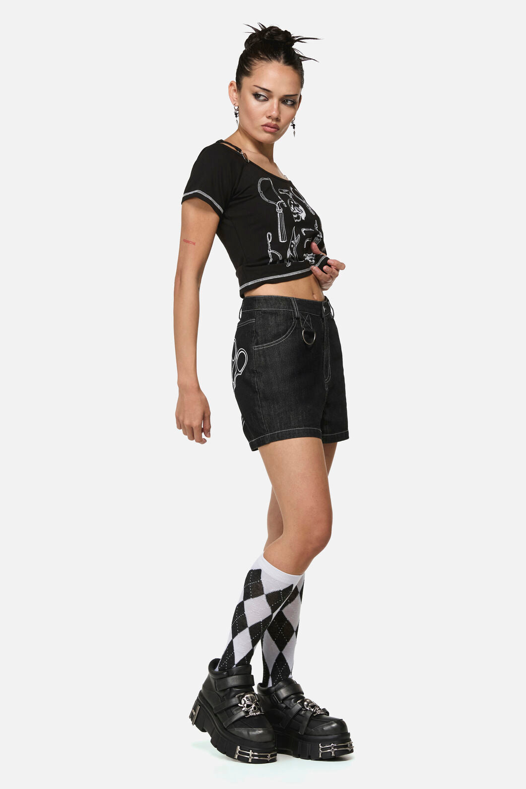 Black Friday - Snips Goth Print Short - black