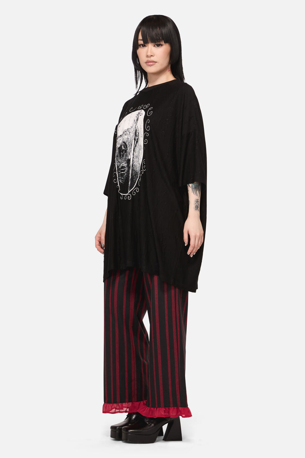 Black Friday - Disturbing Oversized Goth Tee - black