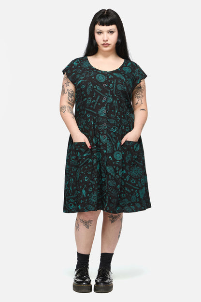 Black Friday - Curve Spellbook Goth Dress - black