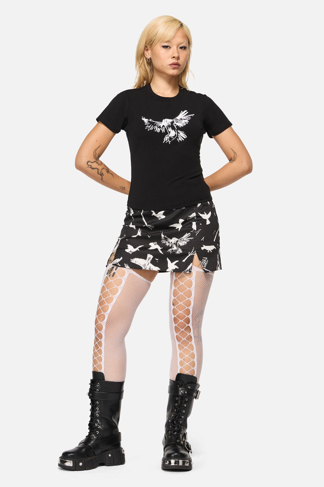Black Friday - Corbeau Print Fitted T-Shirt - black