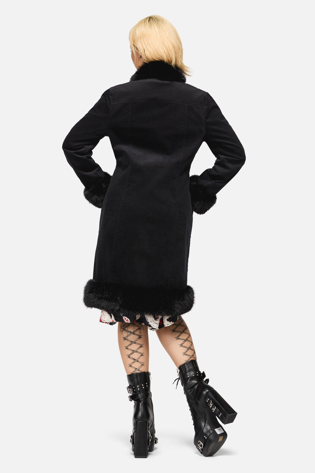 Black Friday - Wolves Velvet Coat - black