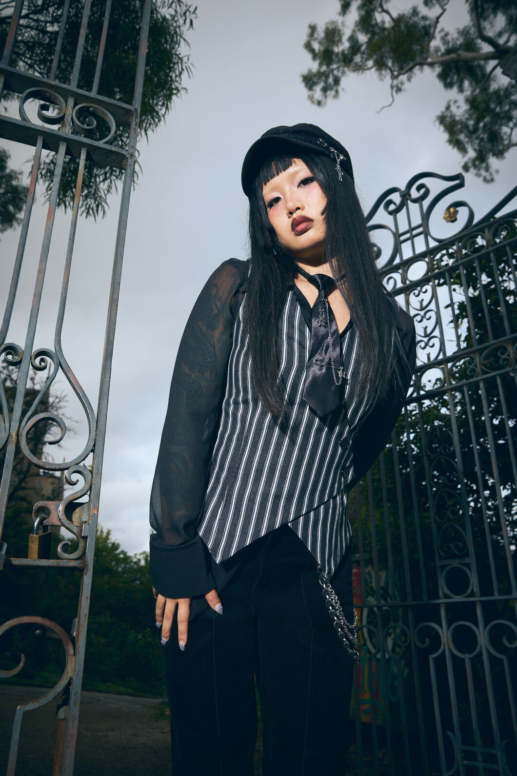 Black Friday - Link Pinstripe Vest - black-white