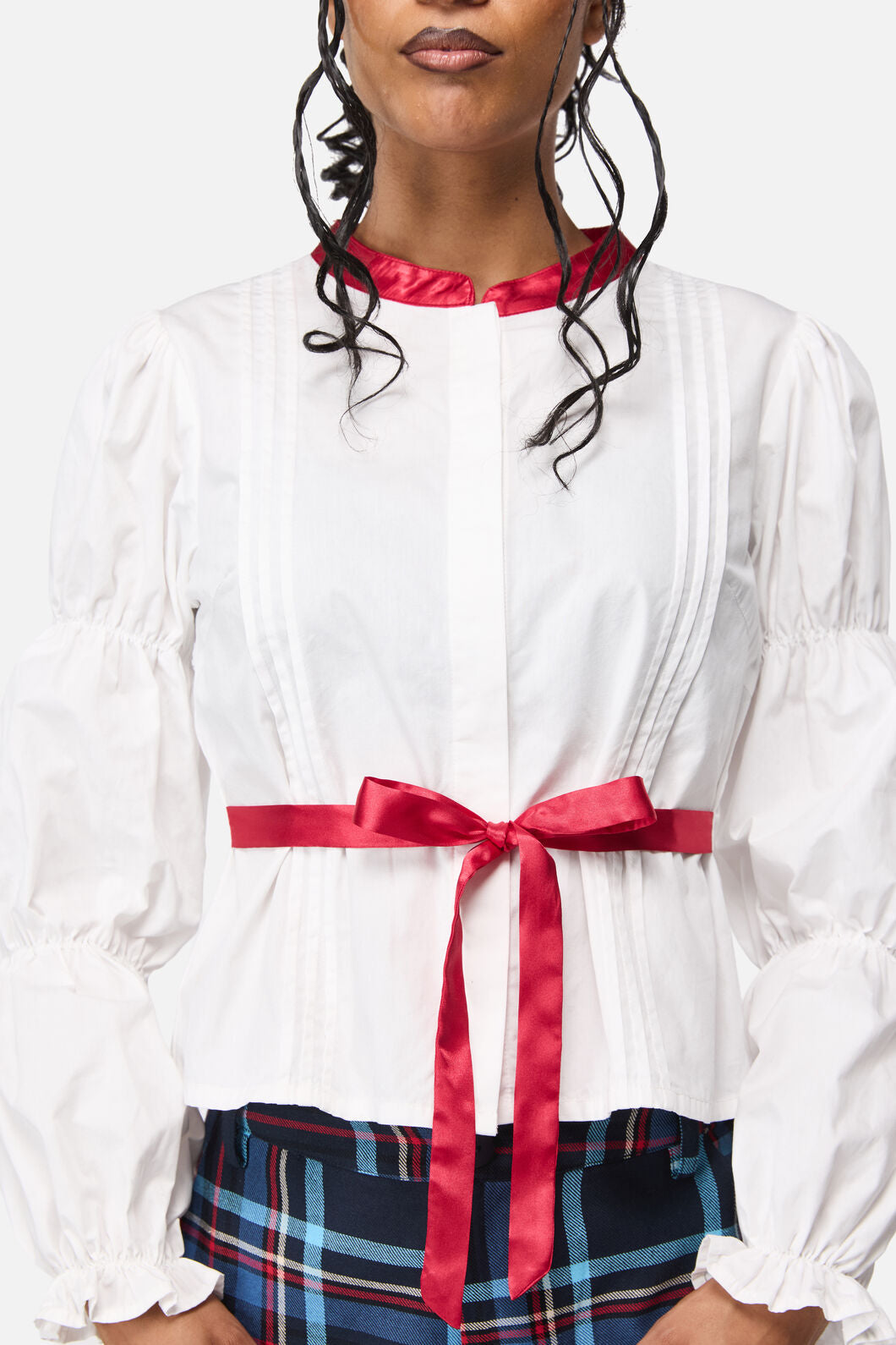 Black Friday - Dame Long Sleeve Ribbon Blouse - white