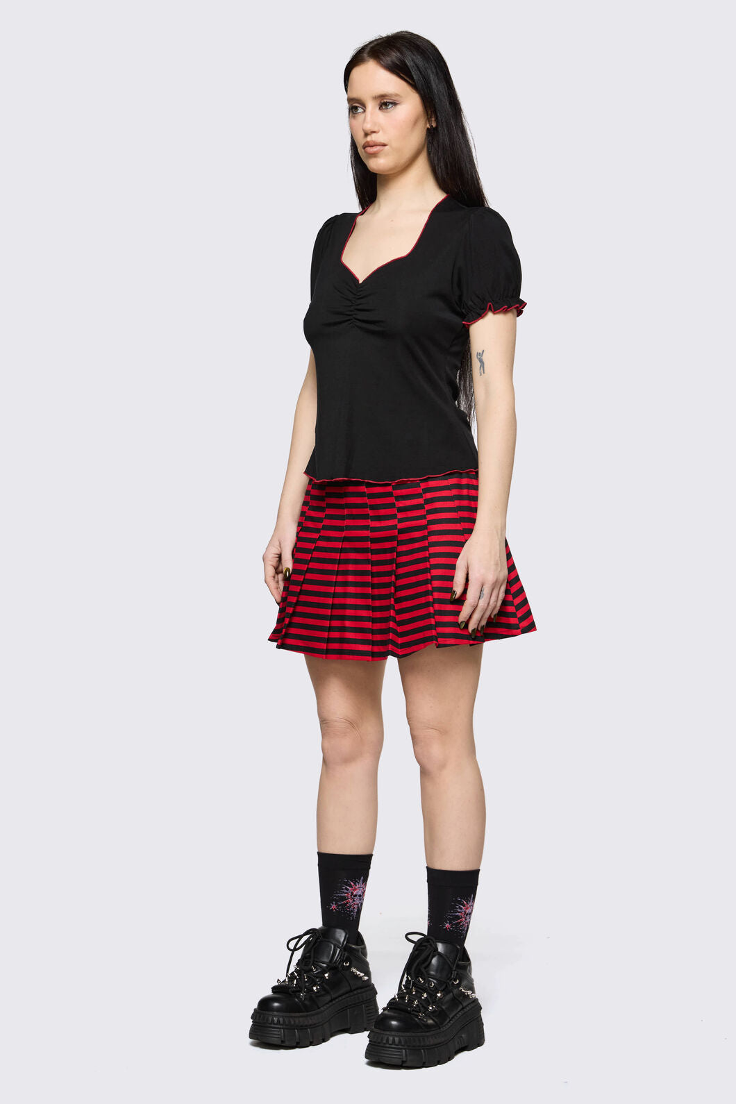 Black Friday - Trad Emo Soft Goth Ruffle Top - black
