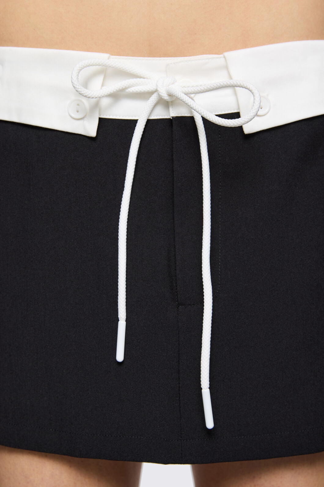 Black Friday - Hot Issue Tuxedo Skirt - black