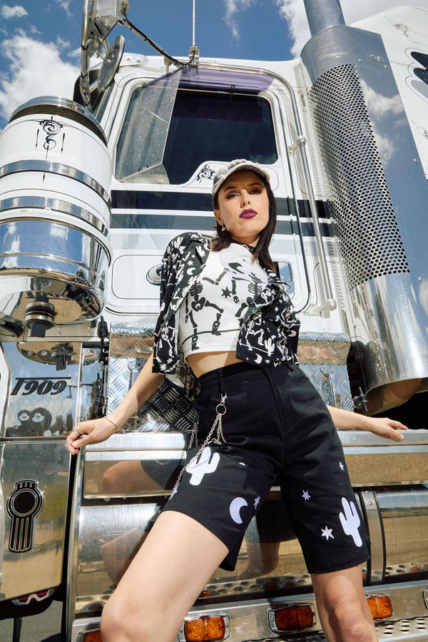 Black Friday - Boothill Shorts - black