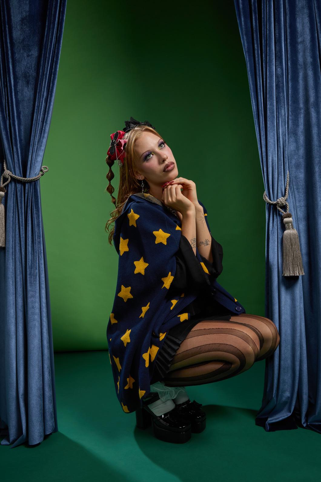 Black Friday - Wiz Knit Cape - midnight