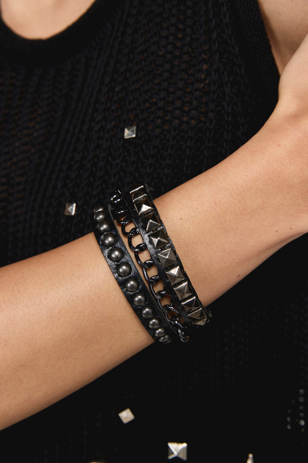 Black Friday - Hardware Wrist Cuff - black