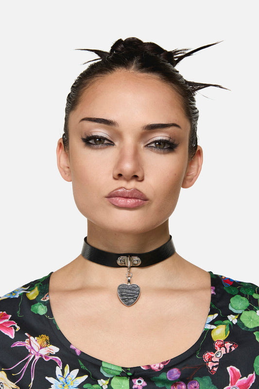 Black Friday - Heart Charm Choker - black