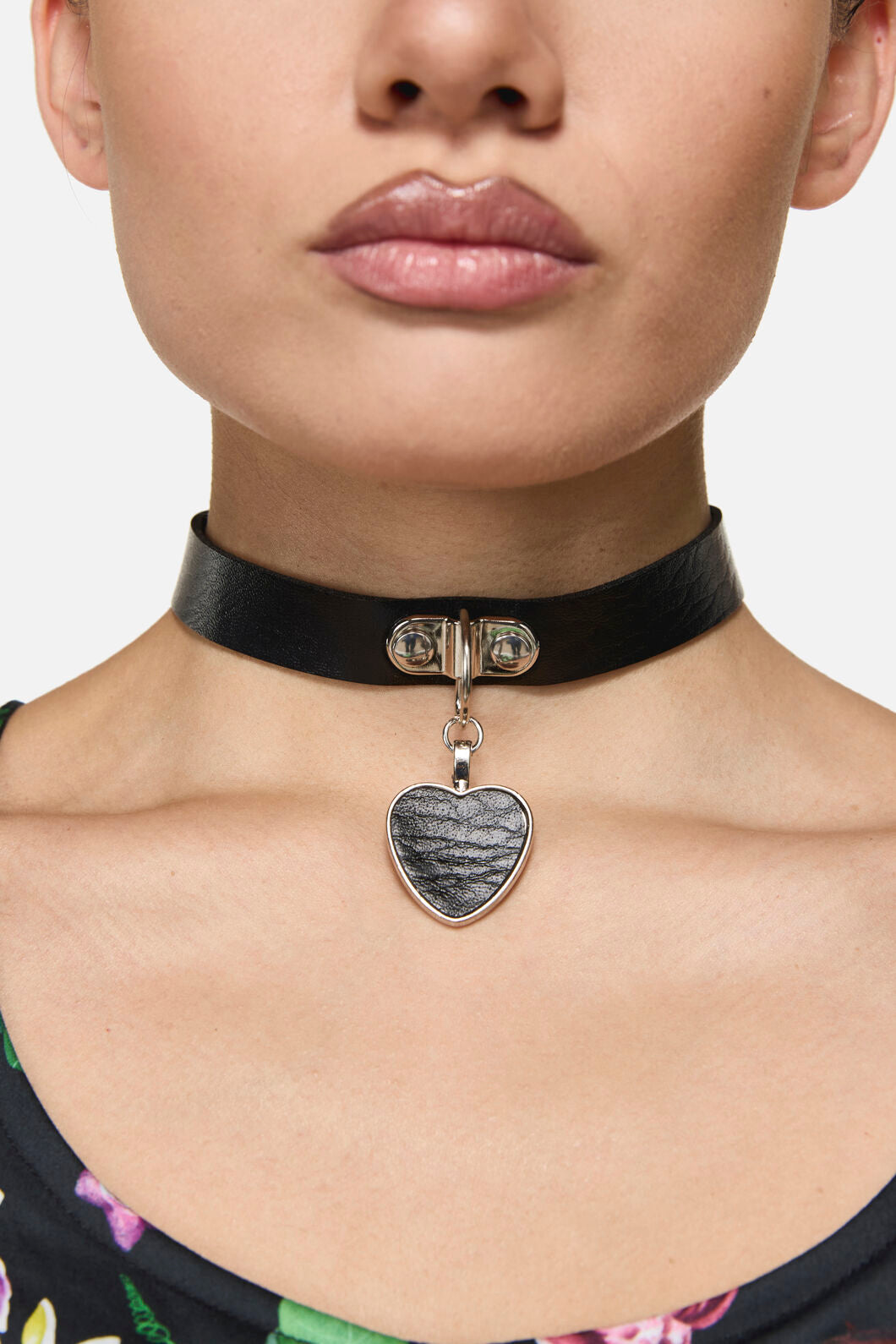 Black Friday - Heart Charm Choker - black