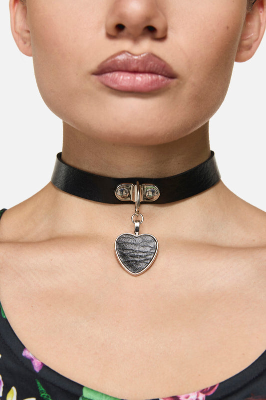 Black Friday - Heart Charm Choker - black