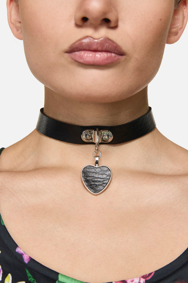 Black Friday - Heart Charm Choker - black