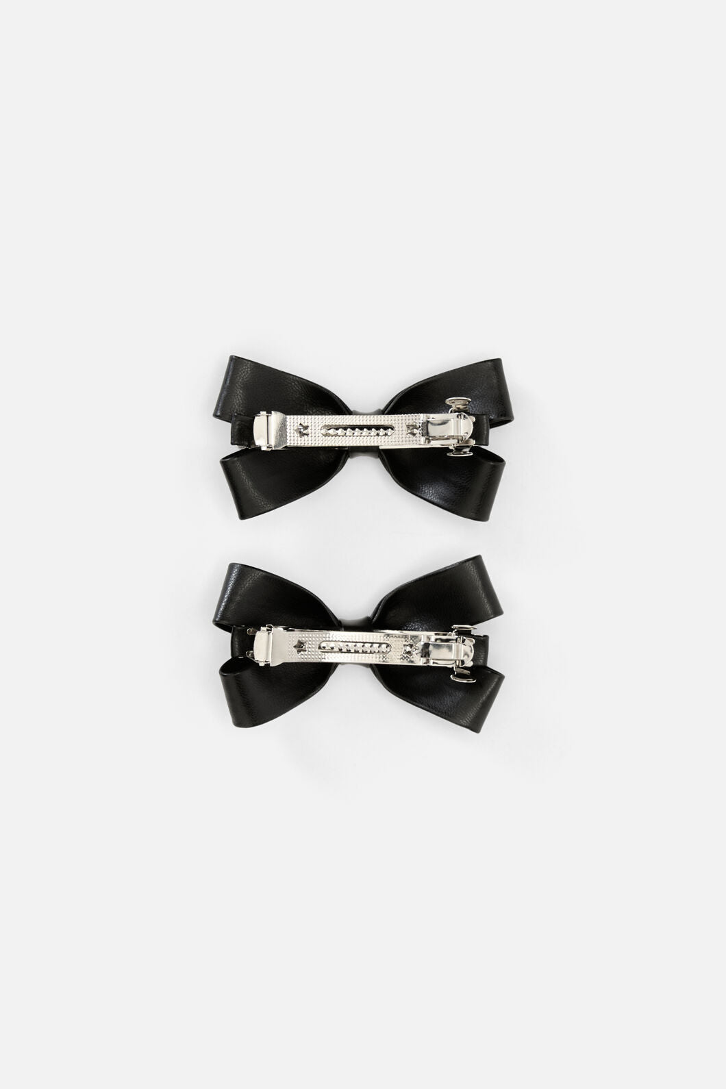 Black Friday - Eyelet Bow Clip - black