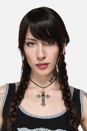 Black Friday - Gothic Cross Pendant Choker - silver