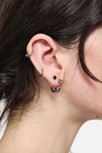 Black Friday - Spike Skull Earrings - silver