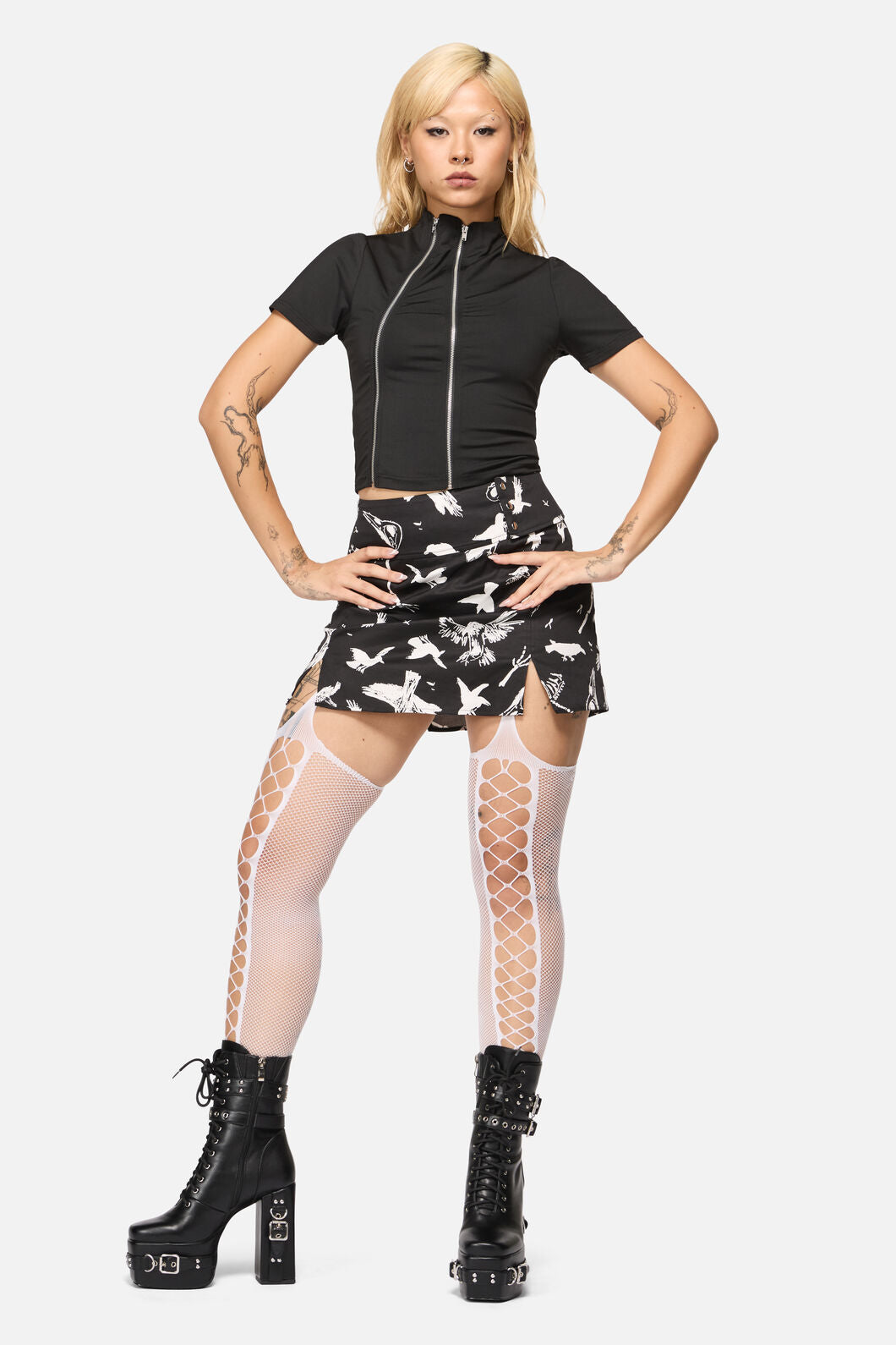 Black Friday - Suspender Netted Fishnets - white