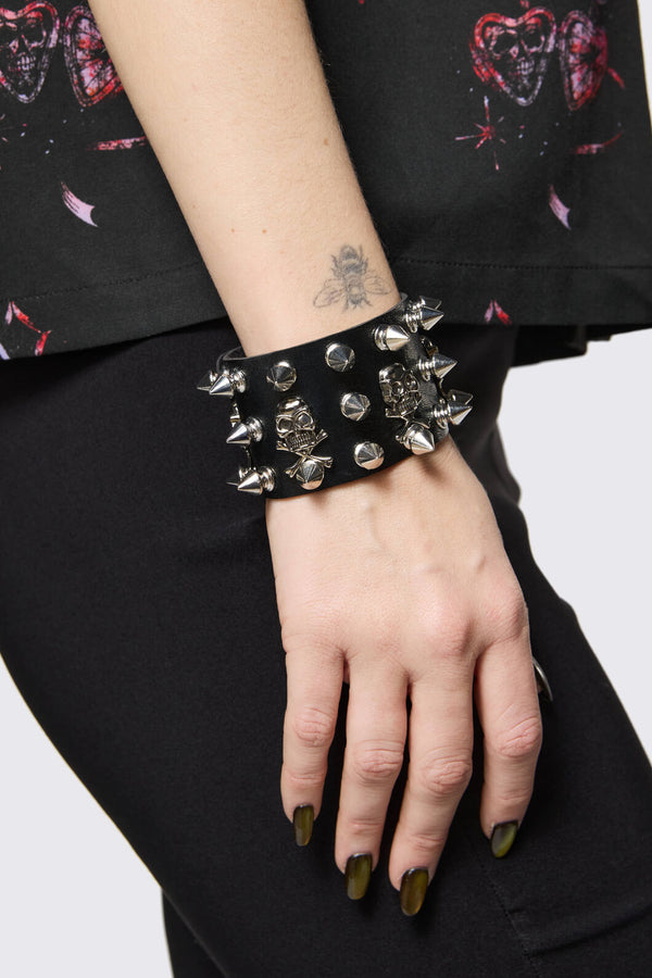 Black Friday - Spike Skull Cuff - black
