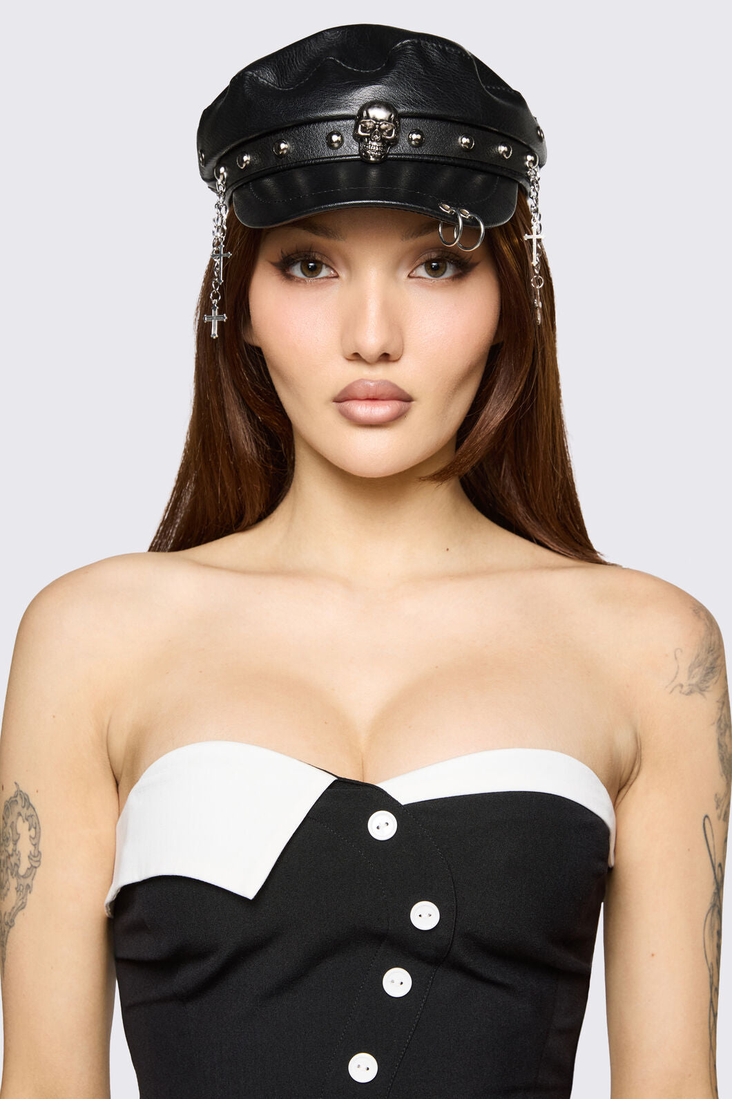 Black Friday - Studded & Skull Peak Cap - black
