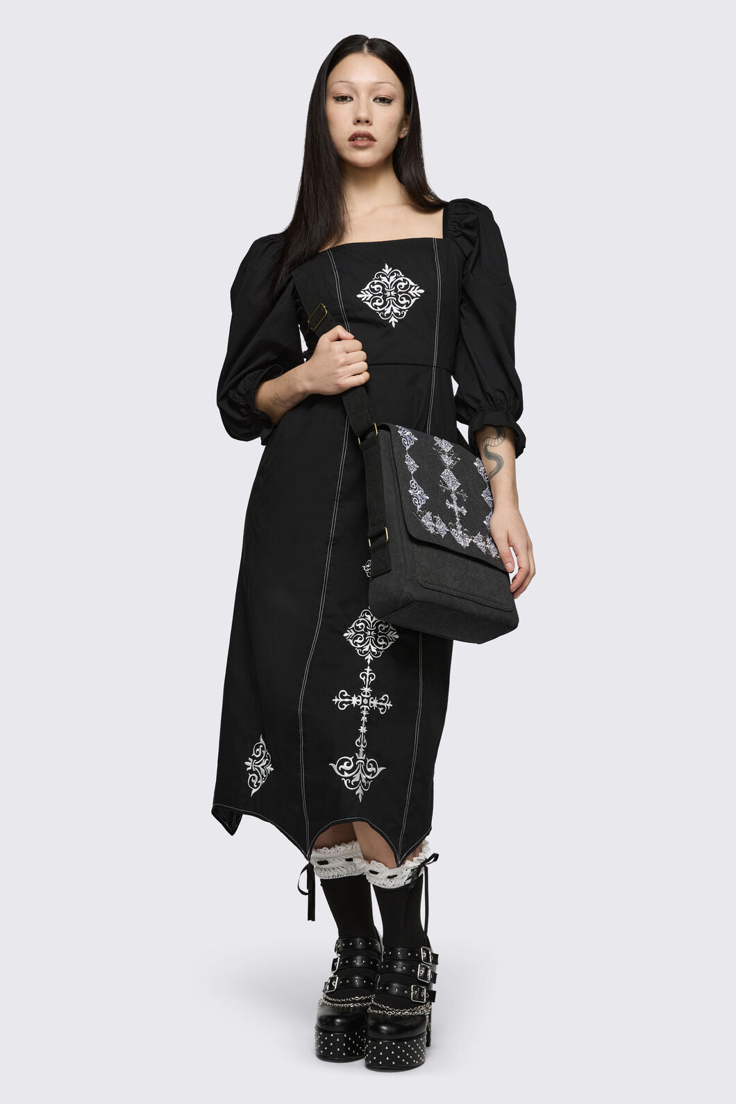 Black Friday - Sunday Embroidered Canvas Bag - black