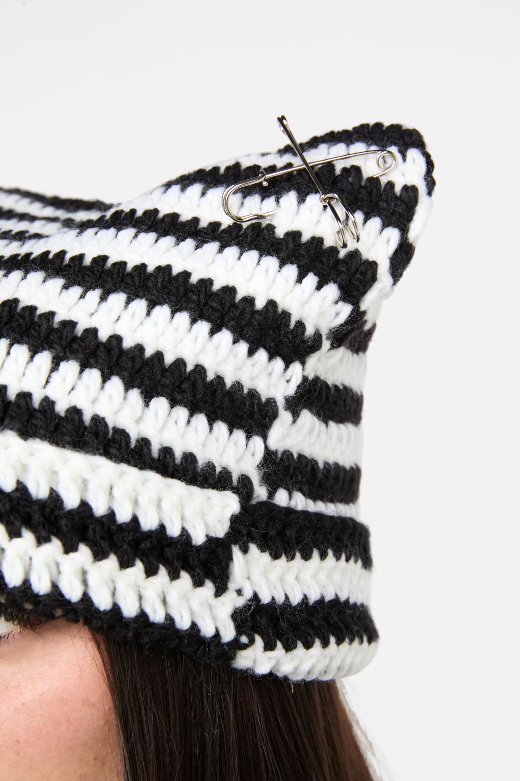 Black Friday - White Charming Stripe Beanie - black-white