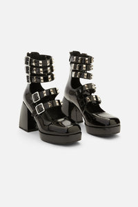 Black Friday - Strapping Shoes - black