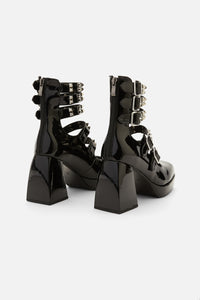 Black Friday - Strapping Shoes - black